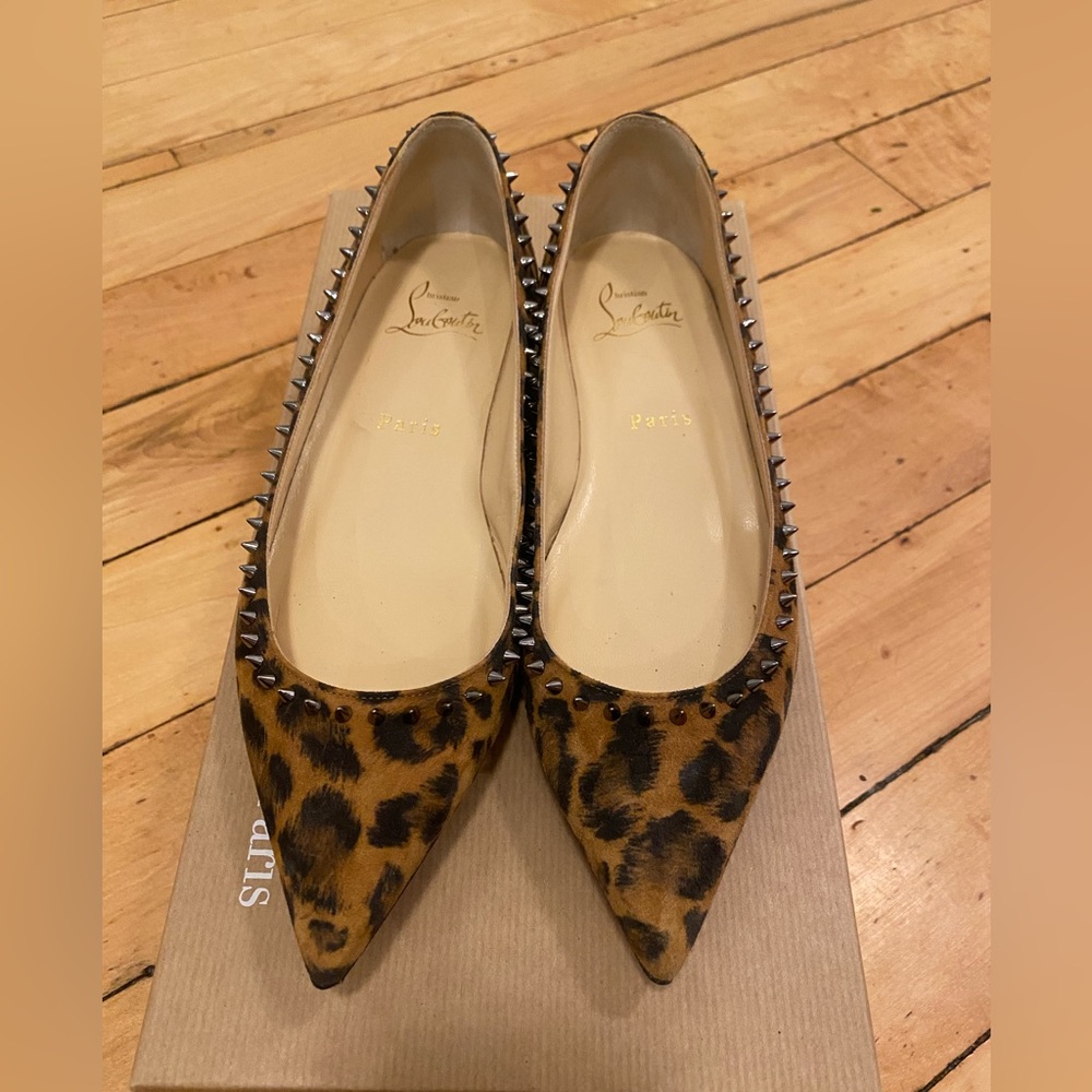 Christian Louboutin Anjalina flat velours kitty in box